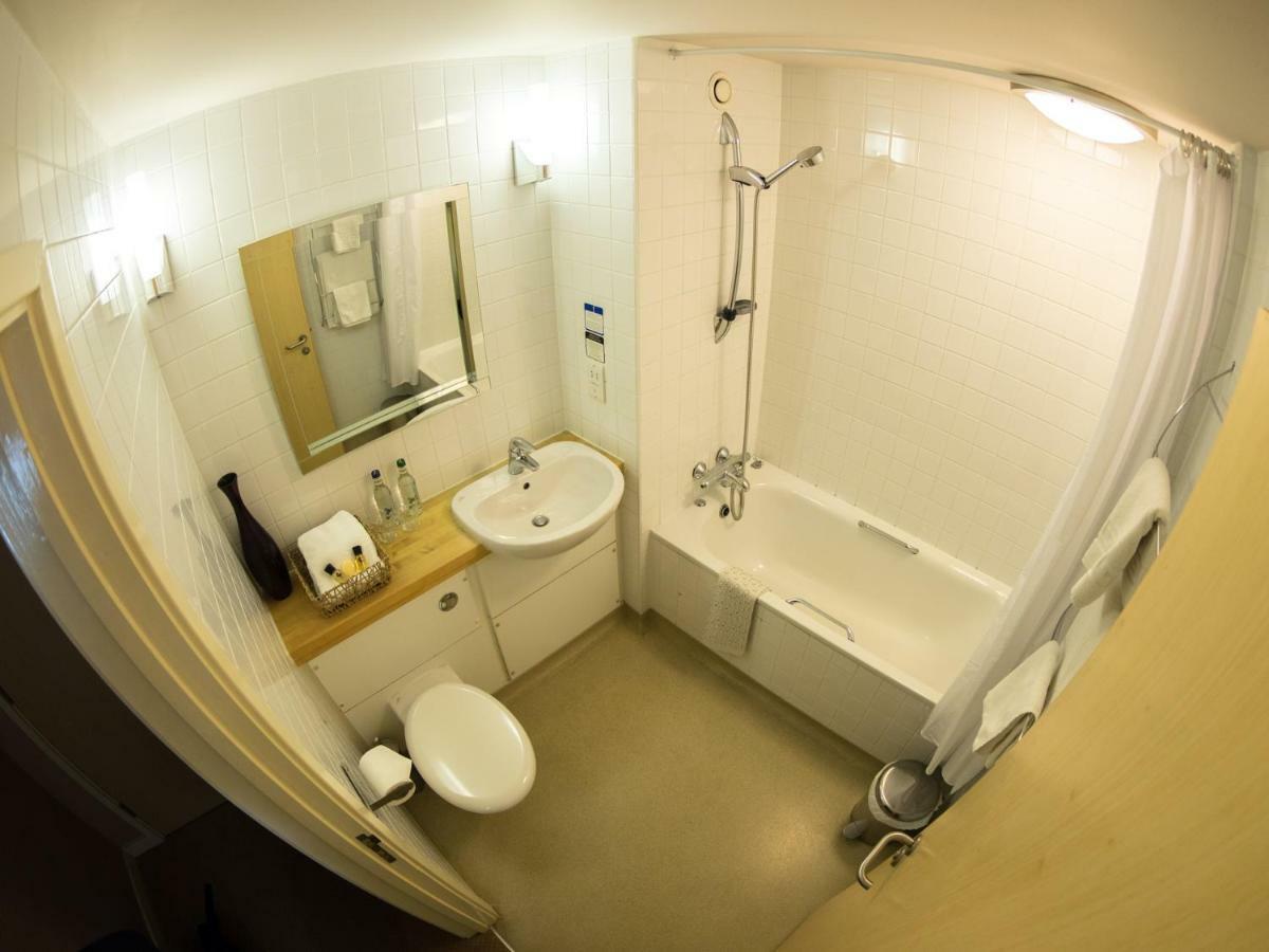 The World'S End - Northampton Hotel Ecton Bagian luar foto